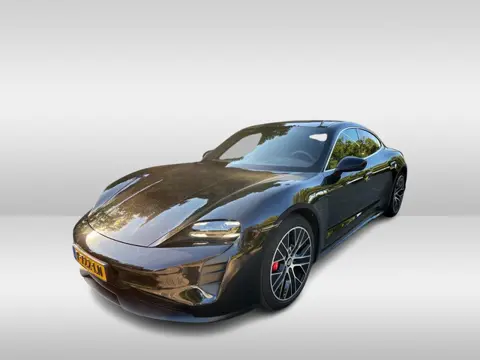 Porsche Taycan 4S Performance 84 kWh / Panoramadak / 360Camera / Head-up / Achterasbesturing / Passe