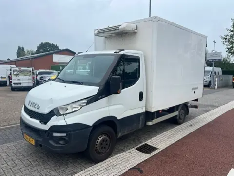 Iveco Daily 35S13 2.3D 93KW THERMOKING KUHLKOFFER LBW KOELING LAADKLEP