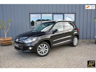 Volkswagen Tiguan 1.4 TSI 160pk Sport&Style * 18" New York * Zwenktrekhaak * Navi * Stoelverwarming 