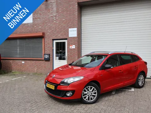 Renault Mégane Estate 1.5 dCi Bose NAP Keyless PDC Pano Camera APK 04-27 Navi Cruise Leder Trekhaak 
