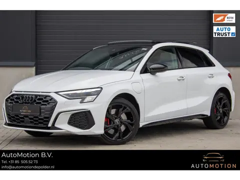 Audi A3 Sportback 45 TFSIe S line Competition PANO MAXTON MATRIX CAMERA KEYLESS