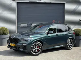 BMW X5 xDrive45e High Executive M-Sport | Panoramadak | 360* Camera | Luchtvering | Sky Lounge | Mas