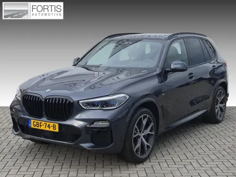 BMW X5 xDrive45e High Executive | M-Pakket| Individual Stoelen| Dealer onderhouden| SOH 88%|