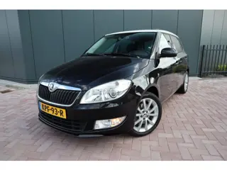 Škoda Fabia 1.2 TSI Ambition Automaat Schuifdak Sportstoelen Stoelverwarming  Etc. Etc.