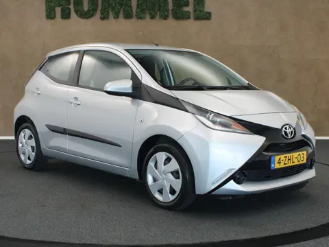 Toyota Aygo 1.0 VVT-i x-play - ORIGINEEL NEDERLANDSE AUTO - CAMERA - AIRCO - GROOT MULTIMEDIASYSTEEM