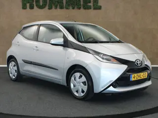 Toyota Aygo 1.0 VVT-i x-play - ORIGINEEL NEDERLANDSE AUTO - CAMERA - AIRCO - GROOT MULTIMEDIASYSTEEM