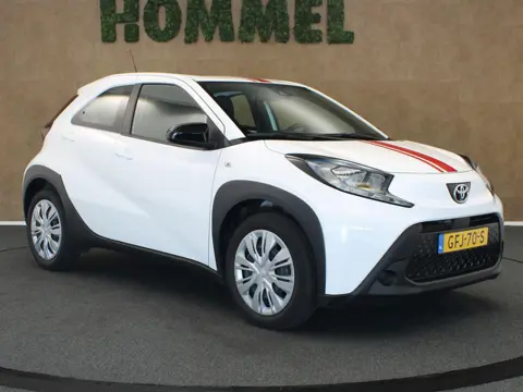 Toyota Aygo X 1.0 VVT-i MT Play - ORIGINEEL NEDERLANDSE AUTO - ACHTERUITRIJCAMERA - CRUISE CONTROL -