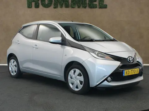 Toyota Aygo 1.0 VVT-i x-play - ORIGINEEL NEDERLANDSE AUTO - AIRCO - BLUETOOTH TELEFOONVOORBEREIDING 