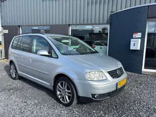 Volkswagen Touran 1.6-16V FSI Trendline | Automaat | Airco | APK07-2027
