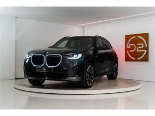 BMW X3 30e xDrive M-Sport 299PK | Sophisto | Glow | Pano | Harman/Kardon | Sfeer | 360 | VOL! Fabrie
