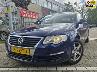 Volkswagen Passat 2.0 FSI Comfortline ! APK ! ALTIJD ONDERH. ! FACTUREN AANW. ! NAP !