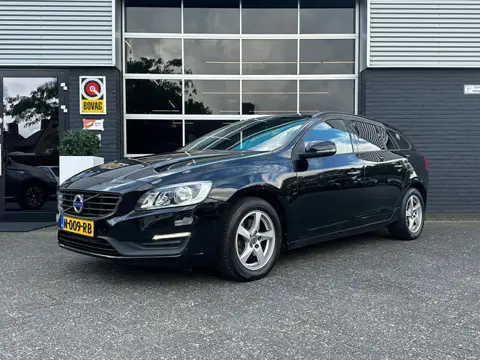 Volvo V60 2.0 T3 Kinetic, Airco, Bluetooth, Cruise, Trekhaak, Radio, Stuur/ Stoelverwarming