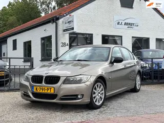 BMW 3-serie 318i Luxury Line PDC/navigatie/stoelverwarming!