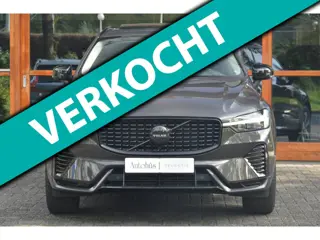 Volvo XC60 T6 Hybride AWD Plus Dark LONG RANGE | Panoramadak | Camera | Stoel + Stuur Verwarmd | Ada