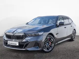 BMW i5 Touring eDrive40 84 kWh M-SPORT Pro ** LED, PANO, TREKH, INNOV.- & TRAVEL PACK ** 1e EIG - Ex