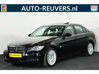 BMW 3 Serie 325xi xDrive Panorama / Opendak / Navigatie / Cruise / PDC / Bluetooth