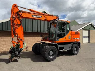 Doosan DX140W (bj 2012)