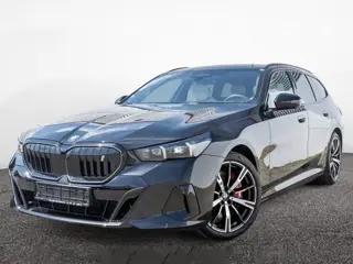 BMW i5 Touring eDrive40 84 kWh M-SPORT Pro ** LED, PANO, TREKH, INNOV.- & TRAVEL PACK ** 1e EIG - Ex