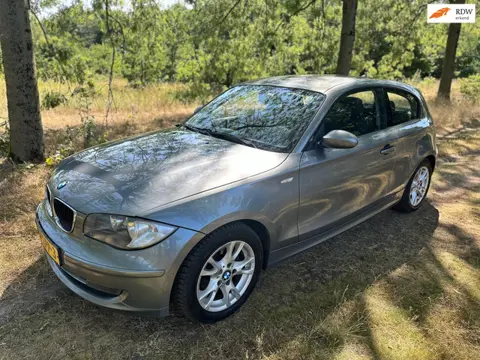 BMW 1-serie 116i Corporate APK 15-04-2027