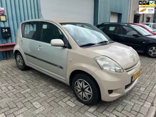 Daihatsu Sirion 2 1.3-16V Prestige 5 deurs airco