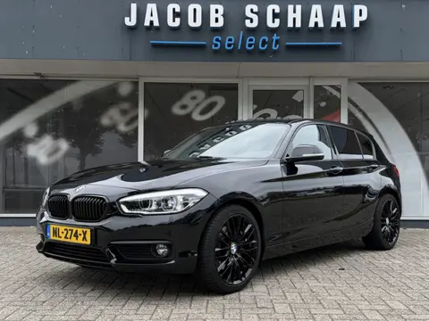 BMW 1-serie 125i 225pk Centennial / Automaat / Leder / Keyless / Camera / Sensoren V+A /