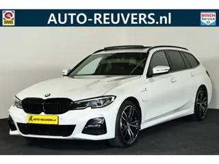 BMW 3 Serie 330e M-Sport Panorama / Opendak / Pilot assist / Harmankardon / HUD