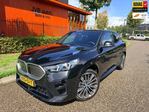 BMW IX2 eDrive20 M- sport, trekhaak, H&K, driving assistant plus