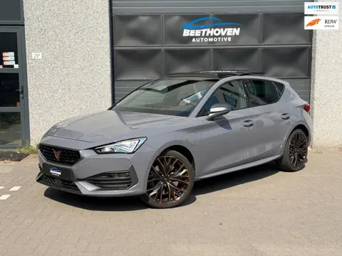 Cupra Leon 1.4 e-Hybrid VZ Copper Edition Pano Keyless