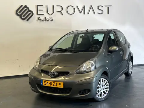 Toyota Aygo 1.0-12V Aspiration Green Airco | Nieuw apk | 5deurs | Dealer onderhouden