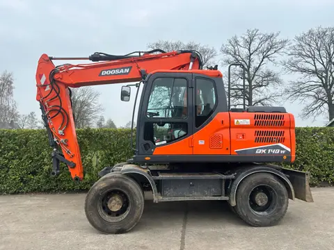 Doosan DX140W (bj 2014)