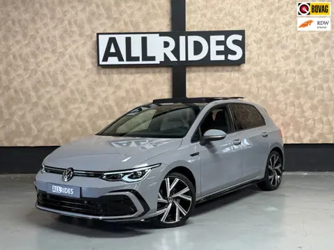 Volkswagen Golf 1.5 eTSI R-Line Edition | Pano | Keyless | Carplay | Sfeerverlichting | Stoel/Stuurv