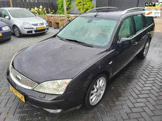 Ford Mondeo Wagon 2.0-16V Ghia Executive station