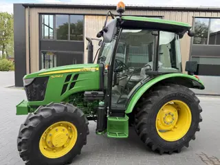 John Deere 5058E (bj 2025)