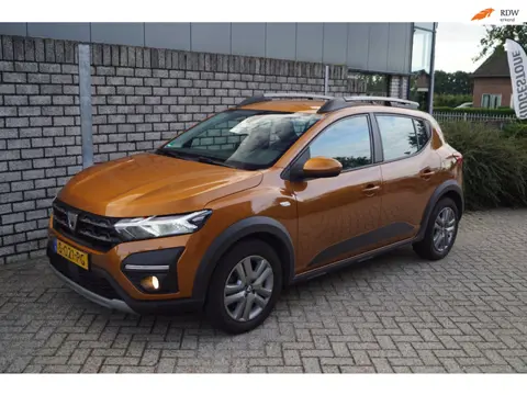 Dacia Sandero Stepway 1.0 TCe 90 Comfort Navi Cruise Trekhaak Camera PDC V+A Airco Elek Ramen Elek S