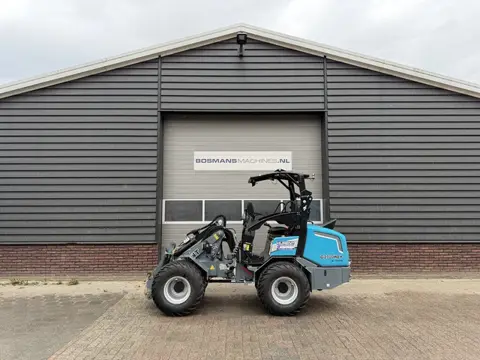 Giant G2700 X-TRA HD+ minishovel 2026 273 uur €515 LEASE