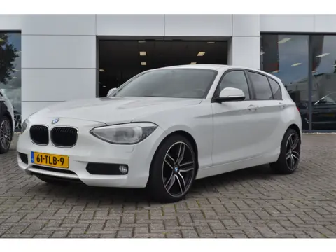BMW 1-serie 118d Business | Leer | Stoelverwarming | Sportstoelen | Xenon | Lmv |