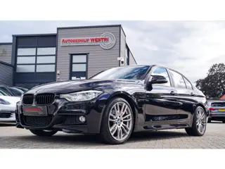 BMW 3-serie 330e High Executive | Stoelverwarming | PDC | Navigatie | Bluetooth | M-Look