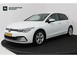 Volkswagen Golf 1.0 TSI Life (CRUISE CONTROL ADAPTIEF, NAVIGATIE, CARPLAY, PARKEERSENSOREN)