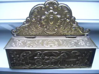 Koperen kammenbak borstelbak wandbak