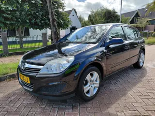 Opel Astra 1.6 Business