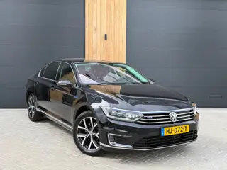 Volkswagen Passat 1.4 TSI GTE Highline (bj 2015) Sedan|Bi-Xenon|360Cam|Trekhaak!