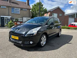 Peugeot 5008 1.6 THP Blue Lease Executive 7p.