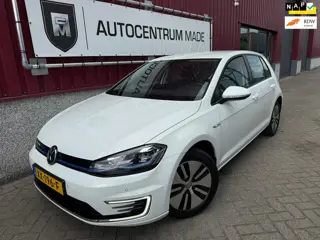 Volkswagen E-Golf E-Golf // 5-DRS // Leer // PDC // Navi // LED //