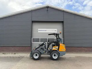 Giant G2300 X-TRA HD minishovel NIEUW €475 LEASE