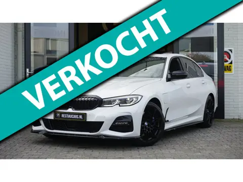 BMW 3-serie 330e M-Sport Shadow Line AUTOMAAT-360 CAMERA-ACC-AMBIANCE-HEADUP-KEYLESS-LASER LED-MEMOR