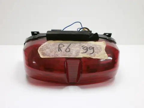 ACHTER LICHT Yamaha YZF R6 1998 - 2002