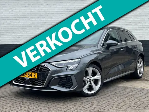 Audi A3 Sportback 40 TFSI e 204PK S-Line | HUD | ACC | Leder | Camera | BTW