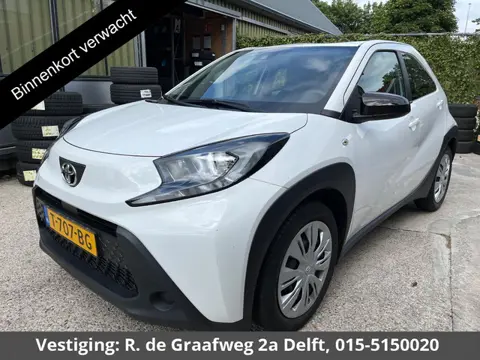 Toyota Aygo X 1.0 VVT-i MT Play | SLECHTS 5.200 KM! | Apple Carplay & AndroidAUTO | Camera | 1e eige