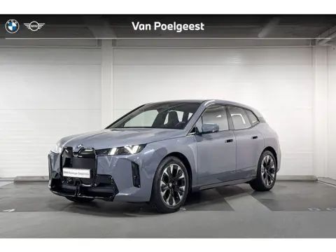 BMW iX xDrive60 | M-Sport | Harman/Kardon | Innovation Pack | Trekhaak | Panoramadak |