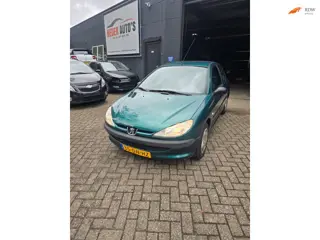 Peugeot 206 1.1 XR NW APK EN BEURT